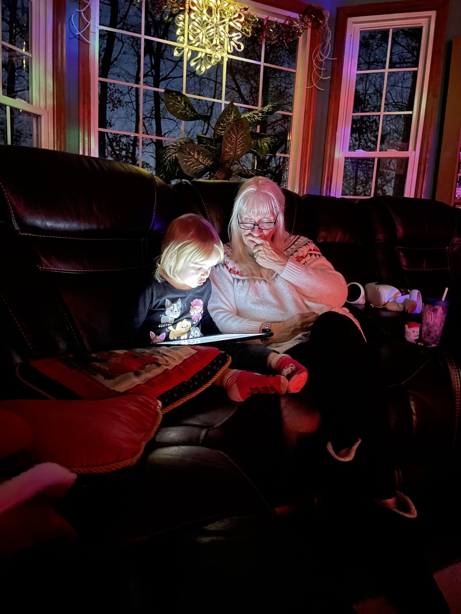 Lizzie%20%26%20Nanny%20 %20Christmas%20Shopping%20%282021%29